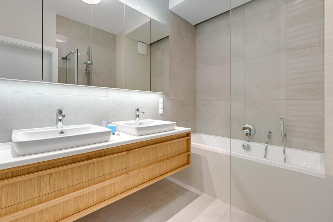 Premium Family & Business Old Town Riverside Apartment With Parking Гданьск Экстерьер фото